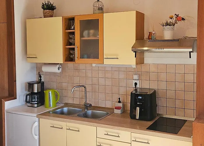 Apartment Mladen *
