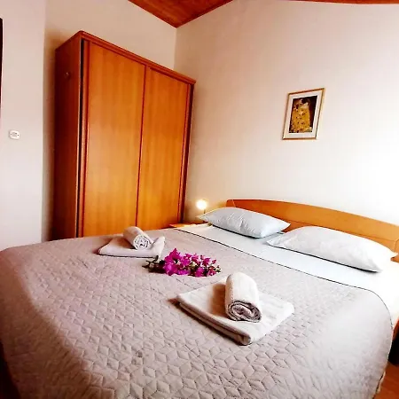 Mladen Apartman