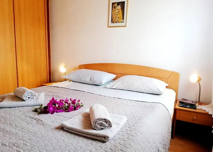 Mladen Apartman Sucuraj